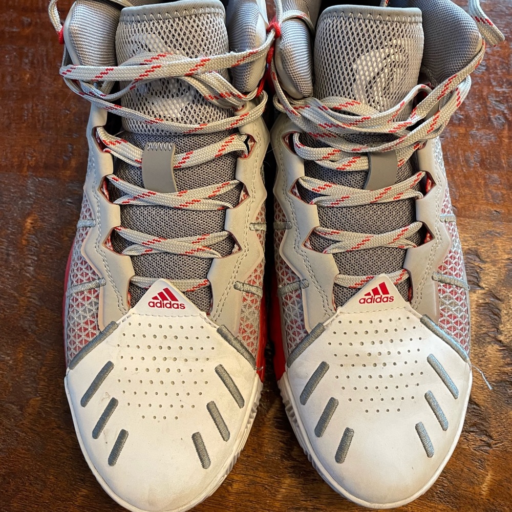Adidas Son of Chi basketball shoes M 9